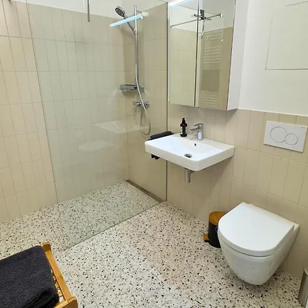 Isaak Loewenbau E2-w06 *