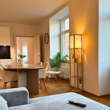 Isaak Loewenbau E2-w06 Apartment *