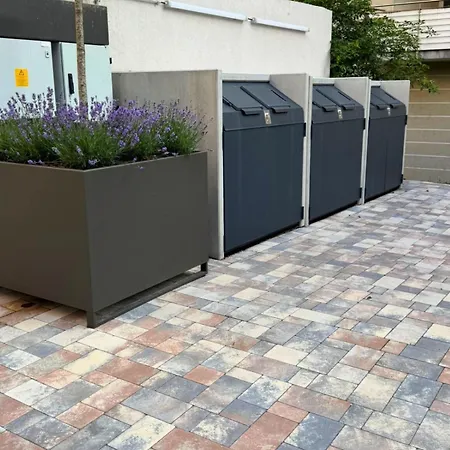 Isaak Loewenbau E2-w06 アパート *