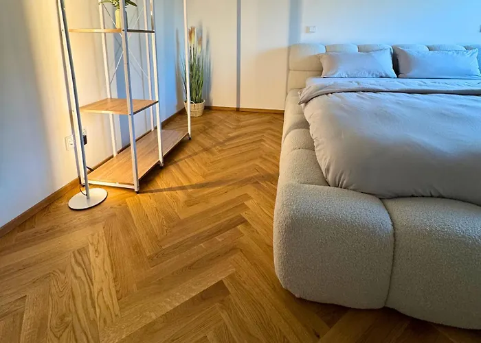 Isaak Löwenbau E2-w06